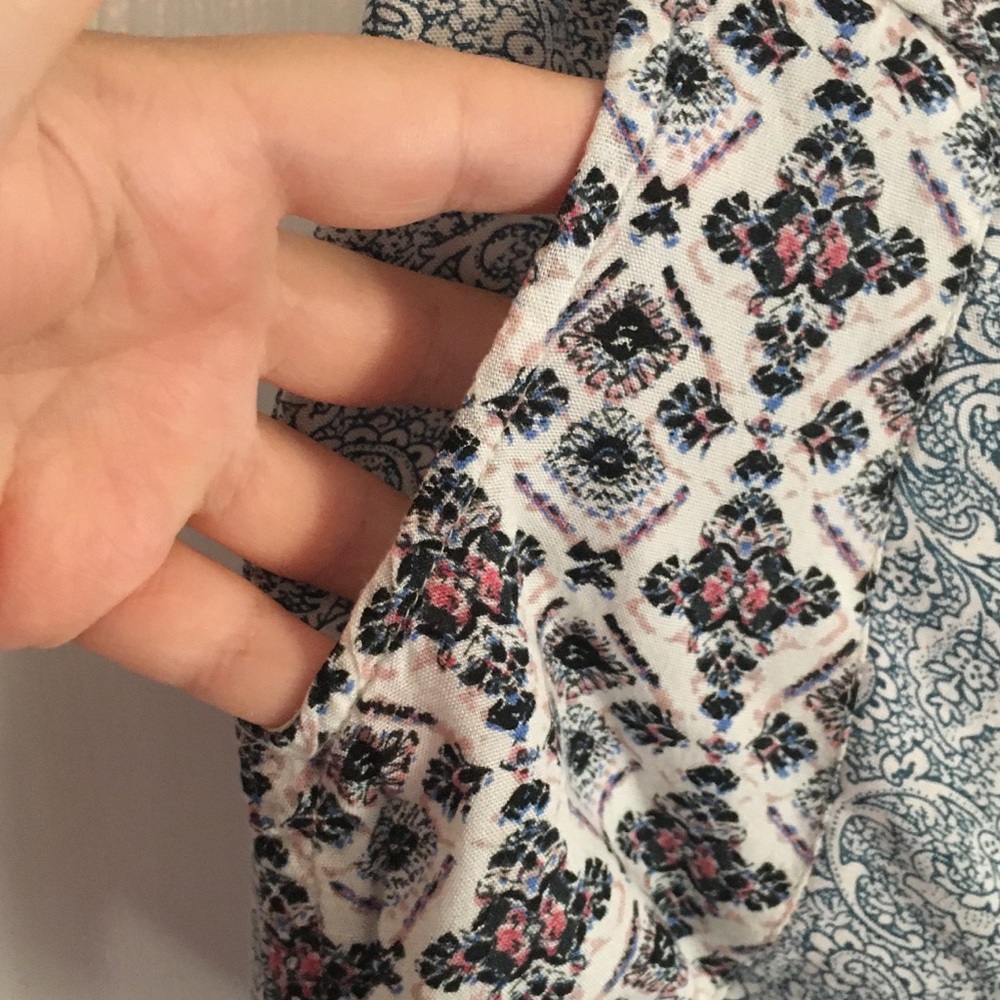 Francesca’s patterned shorts - Picture 2 of 6
